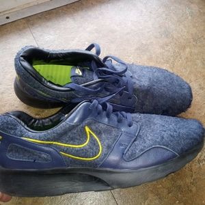 Mens Nike shoes Size 13